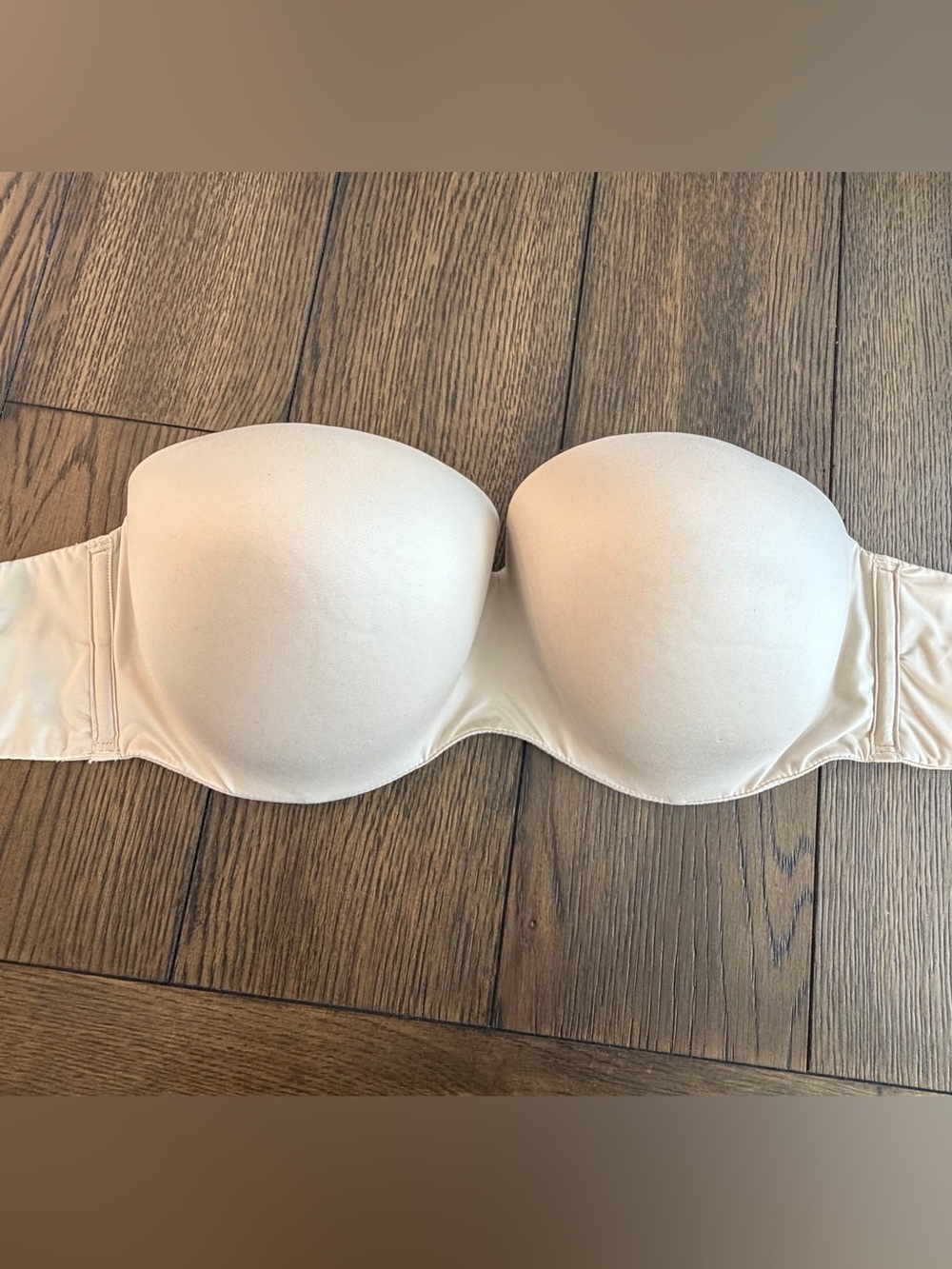 Victoria's Secret Body By Victoria Strapless Bra Nude - 38DD